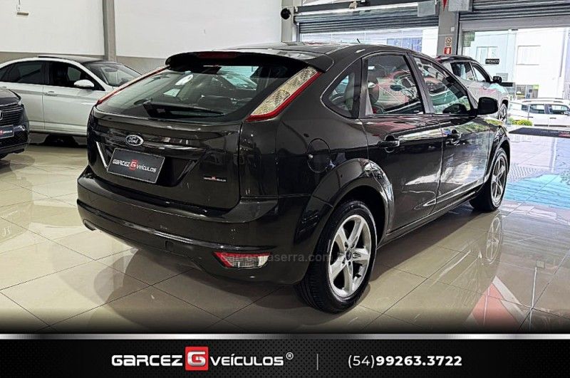 FORD FOCUS 2.0 GLX 16V 2012/2013 GARCEZ VEÍCULOS BENTO GONÇALVES / Carros no Vale