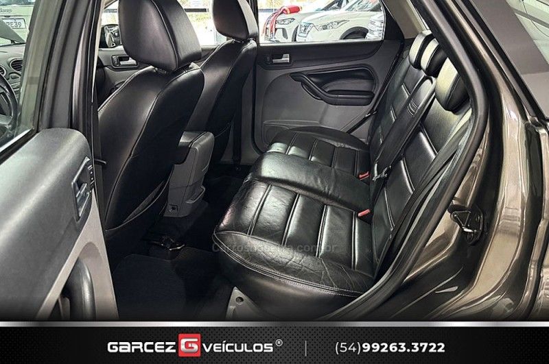 FORD FOCUS 2.0 GLX 16V 2012/2013 GARCEZ VEÍCULOS BENTO GONÇALVES / Carros no Vale