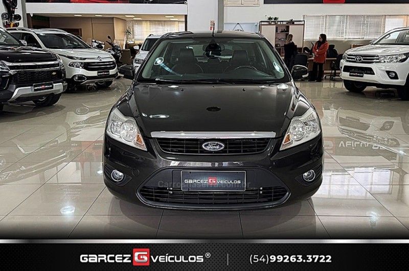 FORD FOCUS 2.0 GLX 16V 2012/2013 GARCEZ VEÍCULOS BENTO GONÇALVES / Carros no Vale