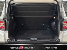 JEEP RENEGADE 1.8 16V LONGITUDE 2018/2018 GARCEZ VEÍCULOS BENTO GONÇALVES / Carros no Vale