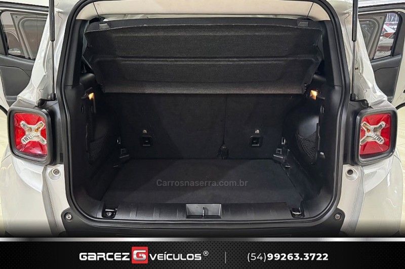 JEEP RENEGADE 1.8 16V LONGITUDE 2018/2018 GARCEZ VEÍCULOS BENTO GONÇALVES / Carros no Vale