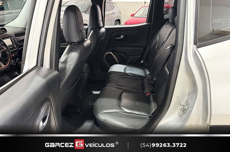 JEEP RENEGADE 1.8 16V LONGITUDE 2018/2018 GARCEZ VEÍCULOS BENTO GONÇALVES / Carros no Vale