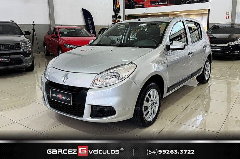 RENAULT SANDERO 1.6 EXPRESSION 8V 2011/2012 GARCEZ VEÍCULOS BENTO GONÇALVES / Carros no Vale