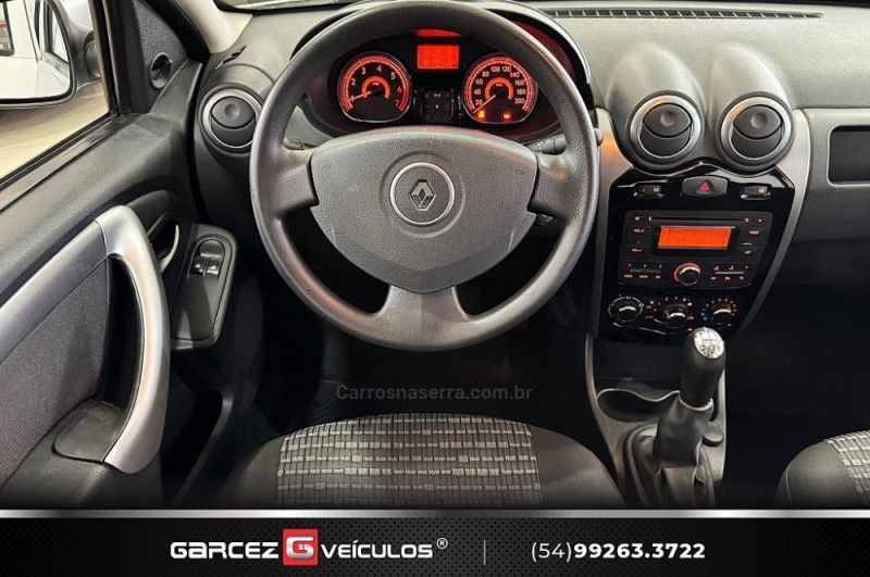 RENAULT SANDERO 1.6 EXPRESSION 8V 2011/2012 GARCEZ VEÍCULOS BENTO GONÇALVES / Carros no Vale