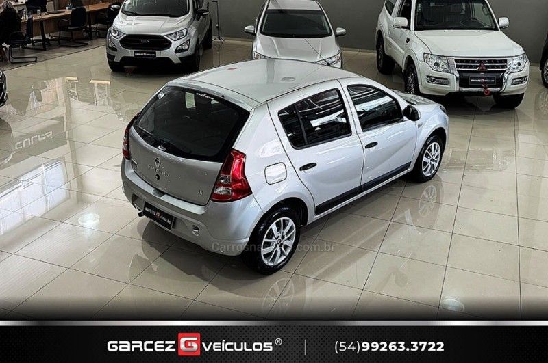 RENAULT SANDERO 1.6 EXPRESSION 8V 2011/2012 GARCEZ VEÍCULOS BENTO GONÇALVES / Carros no Vale