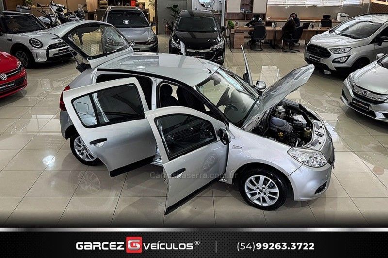RENAULT SANDERO 1.6 EXPRESSION 8V 2011/2012 GARCEZ VEÍCULOS BENTO GONÇALVES / Carros no Vale