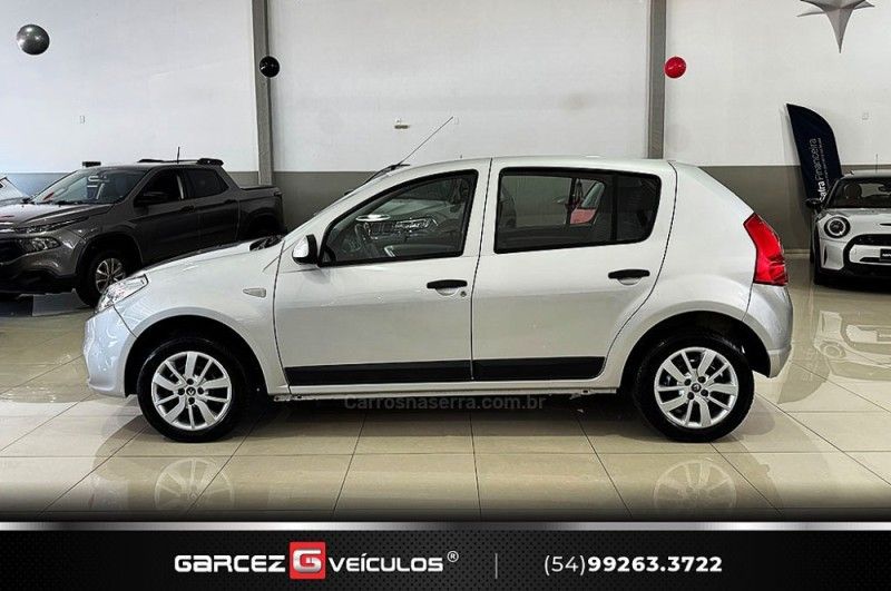 RENAULT SANDERO 1.6 EXPRESSION 8V 2011/2012 GARCEZ VEÍCULOS BENTO GONÇALVES / Carros no Vale
