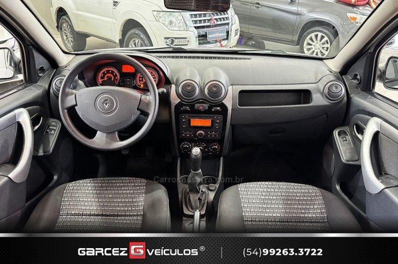 RENAULT SANDERO 1.6 EXPRESSION 8V 2011/2012 GARCEZ VEÍCULOS BENTO GONÇALVES / Carros no Vale