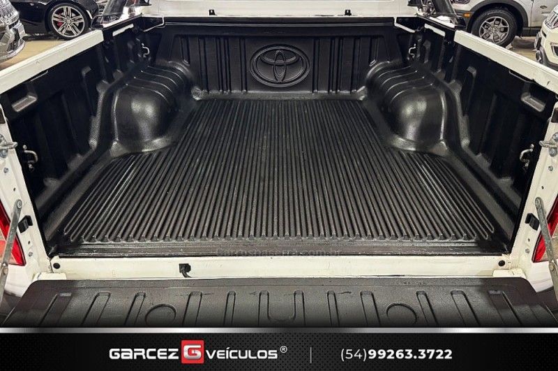 TOYOTA HILUX 2.8 SRV 4X4 CD 16V 2016/2017 GARCEZ VEÍCULOS BENTO GONÇALVES / Carros no Vale TOYOTA HILUX 2.8 SRV 4X4 CD 16V 2016/2017 GARCEZ VEÍCULOS BENTO GONÇALVES / Carros no Vale