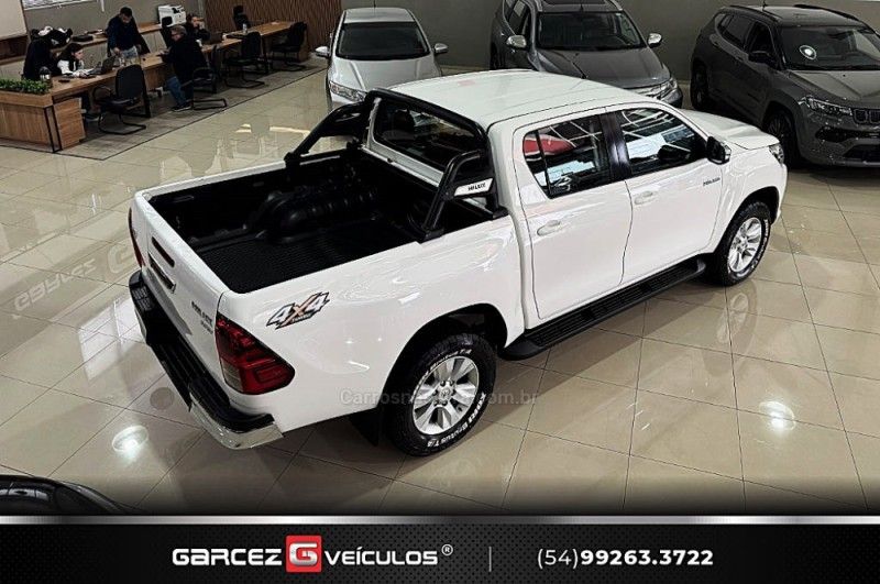 TOYOTA HILUX 2.8 SRV 4X4 CD 16V 2016/2017 GARCEZ VEÍCULOS BENTO GONÇALVES / Carros no Vale TOYOTA HILUX 2.8 SRV 4X4 CD 16V 2016/2017 GARCEZ VEÍCULOS BENTO GONÇALVES / Carros no Vale