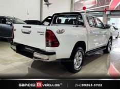 TOYOTA HILUX 2.8 SRV 4X4 CD 16V 2016/2017 GARCEZ VEÍCULOS BENTO GONÇALVES / Carros no Vale