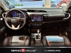 TOYOTA HILUX 2.8 SRV 4X4 CD 16V 2016/2017 GARCEZ VEÍCULOS BENTO GONÇALVES / Carros no Vale