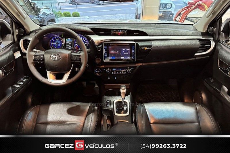 TOYOTA HILUX 2.8 SRV 4X4 CD 16V 2016/2017 GARCEZ VEÍCULOS BENTO GONÇALVES / Carros no Vale TOYOTA HILUX 2.8 SRV 4X4 CD 16V 2016/2017 GARCEZ VEÍCULOS BENTO GONÇALVES / Carros no Vale
