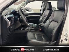 TOYOTA HILUX 2.8 SRV 4X4 CD 16V 2016/2017 GARCEZ VEÍCULOS BENTO GONÇALVES / Carros no Vale