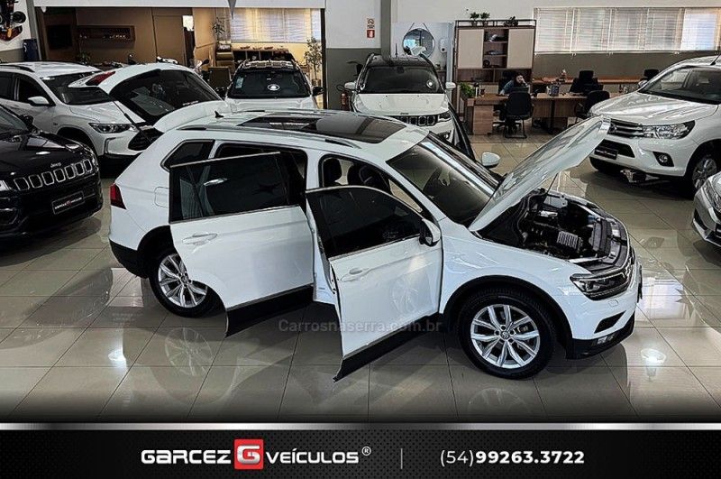 VOLKSWAGEN TIGUAN 1.4 ALLSPACE COMFORT 250 TSI 2018/2019 GARCEZ VEÍCULOS BENTO GONÇALVES / Carros no Vale