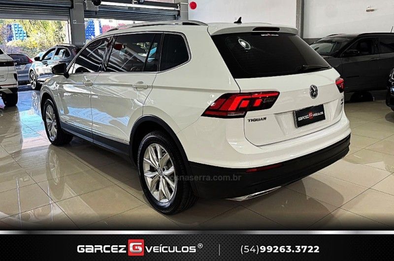 VOLKSWAGEN TIGUAN 1.4 ALLSPACE COMFORT 250 TSI 2018/2019 GARCEZ VEÍCULOS BENTO GONÇALVES / Carros no Vale