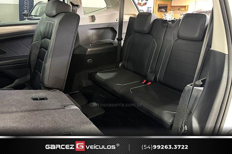 VOLKSWAGEN TIGUAN 1.4 ALLSPACE COMFORT 250 TSI 2018/2019 GARCEZ VEÍCULOS BENTO GONÇALVES / Carros no Vale