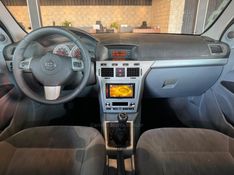 CHEVROLET VECTRA 2.0 MPFI ELEGANCE 8V 2008/2009 GRIFFCAR MULTIMARCAS DOIS IRMÃOS / Carros no Vale