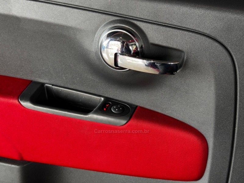 FIAT 500 1.4 CULT 8V AUTOMATIZADO 2014/2015 GRIFFCAR MULTIMARCAS DOIS IRMÃOS / Carros no Vale
