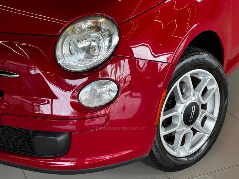 FIAT 500 1.4 CULT 8V AUTOMATIZADO 2014/2015 GRIFFCAR MULTIMARCAS DOIS IRMÃOS / Carros no Vale