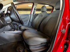 FIAT PUNTO 1.4 ATTRACTIVE ITALIA 8V 2015/2015 GRIFFCAR MULTIMARCAS DOIS IRMÃOS / Carros no Vale