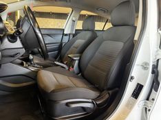 KIA CERATO 1.6 16V SX4 2016/2017 GRIFFCAR MULTIMARCAS DOIS IRMÃOS / Carros no Vale