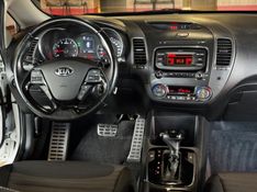 KIA CERATO 1.6 16V SX4 2016/2017 GRIFFCAR MULTIMARCAS DOIS IRMÃOS / Carros no Vale