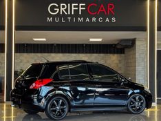 NISSAN TIIDA 1.8 SL 16V 2010/2011 GRIFFCAR MULTIMARCAS DOIS IRMÃOS / Carros no Vale