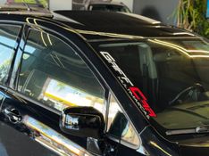 NISSAN TIIDA 1.8 SL 16V 2010/2011 GRIFFCAR MULTIMARCAS DOIS IRMÃOS / Carros no Vale