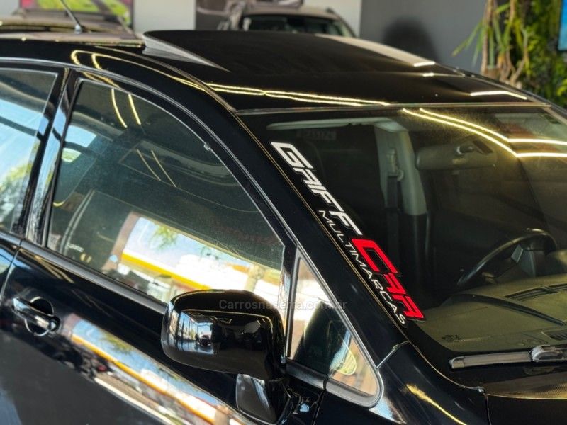 NISSAN TIIDA 1.8 SL 16V 2010/2011 GRIFFCAR MULTIMARCAS DOIS IRMÃOS / Carros no Vale