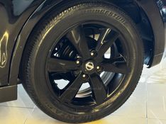 NISSAN TIIDA 1.8 SL 16V 2010/2011 GRIFFCAR MULTIMARCAS DOIS IRMÃOS / Carros no Vale