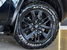 TOYOTA HILUX SW4 2.8 SRX 4X4 16V TURBO INTERCOOLER 2016/2017 GRIFFCAR MULTIMARCAS DOIS IRMÃOS / Carros no Vale