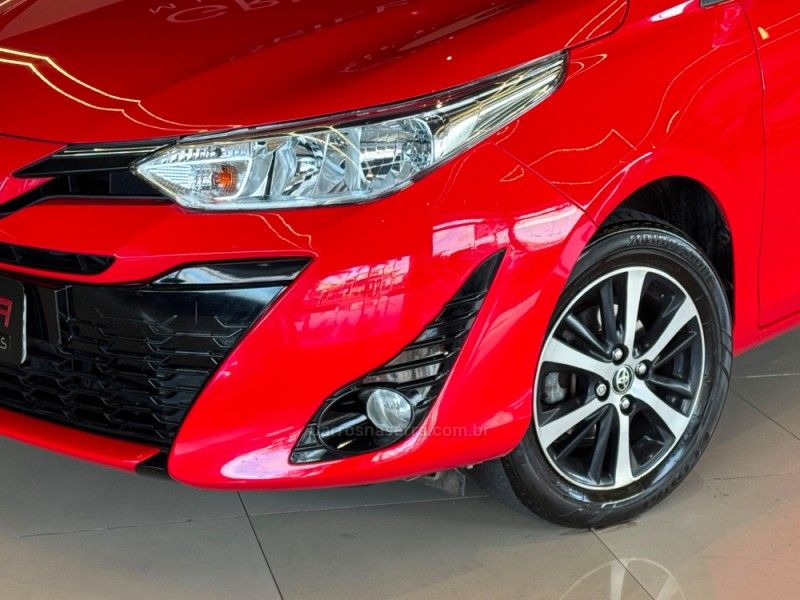TOYOTA YARIS 1.5 XS 16V 2018/2019 GRIFFCAR MULTIMARCAS DOIS IRMÃOS / Carros no Vale