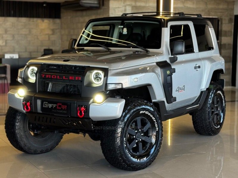 TROLLER T4 3.2 TDI 4X4 20V TURBO INTERCOOLER 2015/2016 GRIFFCAR MULTIMARCAS DOIS IRMÃOS / Carros no Vale