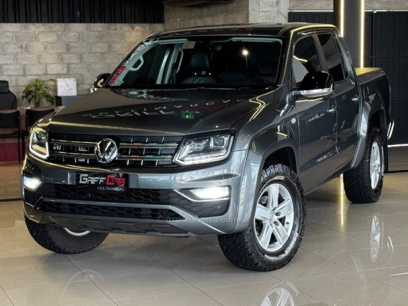 VOLKSWAGEN AMAROK 2.0 HIGHLINE 4X4 CD 16V TURBO INTERCOOLER 2017/2017 GRIFFCAR MULTIMARCAS DOIS IRMÃOS / Carros no Vale VOLKSWAGEN AMAROK 2.0 HIGHLINE 4X4 CD 16V TURBO INTERCOOLER 2017/2017 GRIFFCAR MULTIMARCAS DOIS IRMÃOS / Carros no Vale