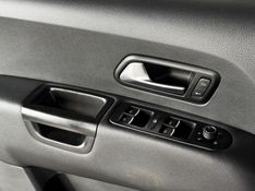 VOLKSWAGEN AMAROK 2.0 HIGHLINE 4X4 CD 16V TURBO INTERCOOLER 2017/2017 GRIFFCAR MULTIMARCAS DOIS IRMÃOS / Carros no Vale