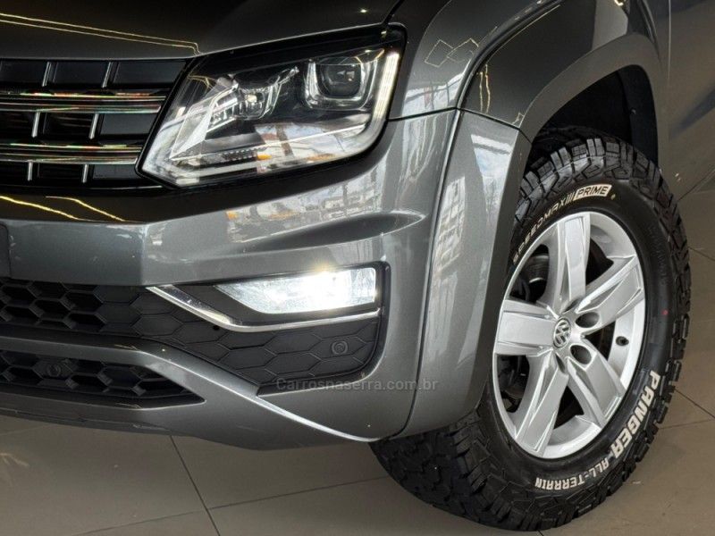 VOLKSWAGEN AMAROK 2.0 HIGHLINE 4X4 CD 16V TURBO INTERCOOLER 2017/2017 GRIFFCAR MULTIMARCAS DOIS IRMÃOS / Carros no Vale VOLKSWAGEN AMAROK 2.0 HIGHLINE 4X4 CD 16V TURBO INTERCOOLER 2017/2017 GRIFFCAR MULTIMARCAS DOIS IRMÃOS / Carros no Vale
