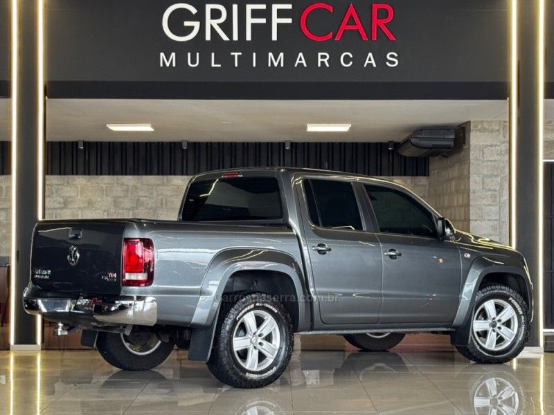 VOLKSWAGEN AMAROK 2.0 HIGHLINE 4X4 CD 16V TURBO INTERCOOLER 2017/2017 GRIFFCAR MULTIMARCAS DOIS IRMÃOS / Carros no Vale VOLKSWAGEN AMAROK 2.0 HIGHLINE 4X4 CD 16V TURBO INTERCOOLER 2017/2017 GRIFFCAR MULTIMARCAS DOIS IRMÃOS / Carros no Vale