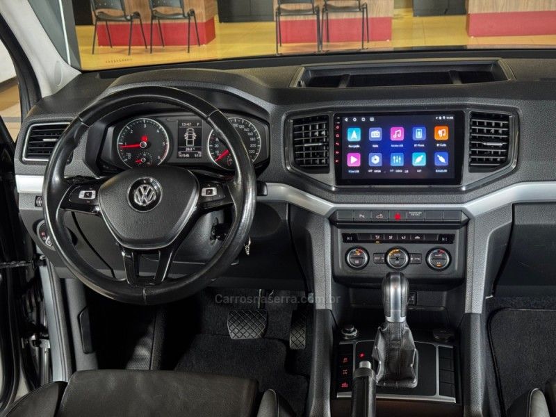 VOLKSWAGEN AMAROK 2.0 HIGHLINE 4X4 CD 16V TURBO INTERCOOLER 2017/2017 GRIFFCAR MULTIMARCAS DOIS IRMÃOS / Carros no Vale VOLKSWAGEN AMAROK 2.0 HIGHLINE 4X4 CD 16V TURBO INTERCOOLER 2017/2017 GRIFFCAR MULTIMARCAS DOIS IRMÃOS / Carros no Vale