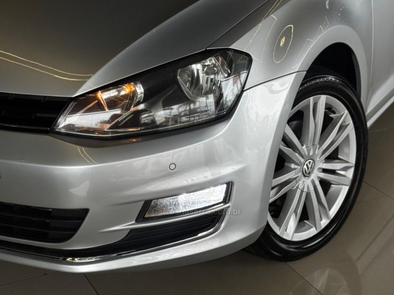 VOLKSWAGEN GOLF 1.4 TSI HIGHLINE 16V 2013/2014 GRIFFCAR MULTIMARCAS DOIS IRMÃOS / Carros no Vale VOLKSWAGEN GOLF 1.4 TSI HIGHLINE 16V 2013/2014 GRIFFCAR MULTIMARCAS DOIS IRMÃOS / Carros no Vale