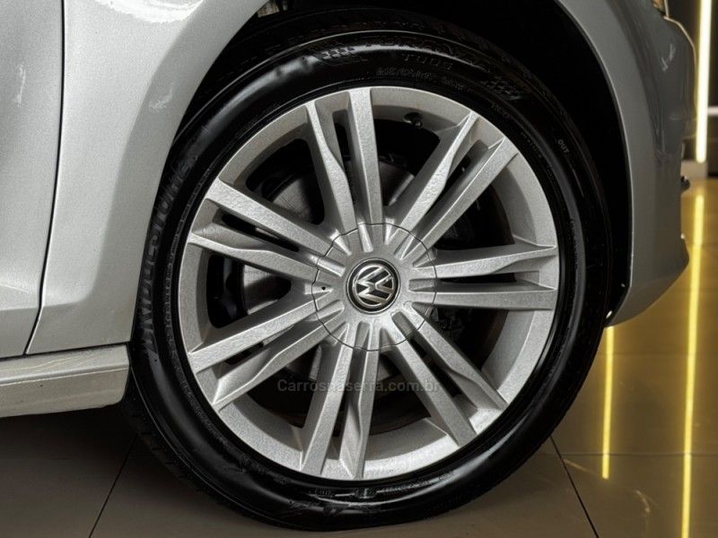 VOLKSWAGEN GOLF 1.4 TSI HIGHLINE 16V 2013/2014 GRIFFCAR MULTIMARCAS DOIS IRMÃOS / Carros no Vale VOLKSWAGEN GOLF 1.4 TSI HIGHLINE 16V 2013/2014 GRIFFCAR MULTIMARCAS DOIS IRMÃOS / Carros no Vale