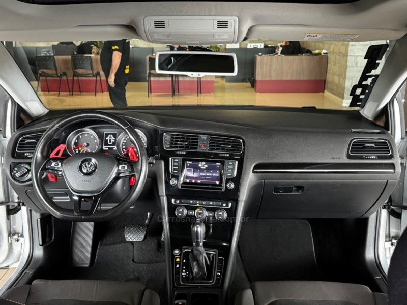VOLKSWAGEN GOLF 1.4 TSI HIGHLINE 16V 2013/2014 GRIFFCAR MULTIMARCAS DOIS IRMÃOS / Carros no Vale VOLKSWAGEN GOLF 1.4 TSI HIGHLINE 16V 2013/2014 GRIFFCAR MULTIMARCAS DOIS IRMÃOS / Carros no Vale
