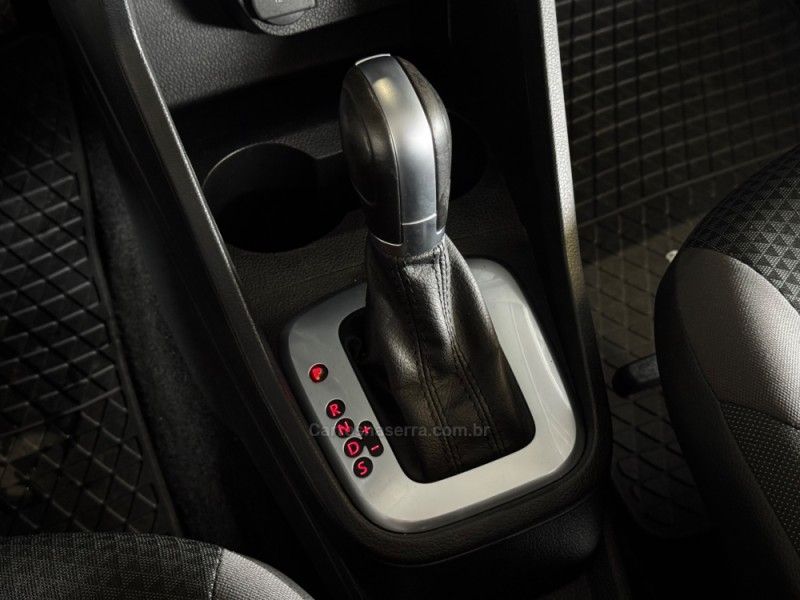 VOLKSWAGEN VOYAGE 1.6 MSI TOTALFLEX 2020/2021 GRIFFCAR MULTIMARCAS DOIS IRMÃOS / Carros no Vale