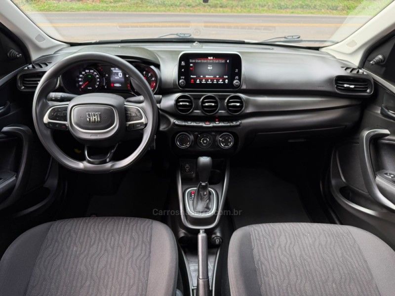 FIAT CRONOS 1.3 DRIVE 2023/2023 KASPER VEÍCULOS DOIS IRMÃOS / Carros no Vale