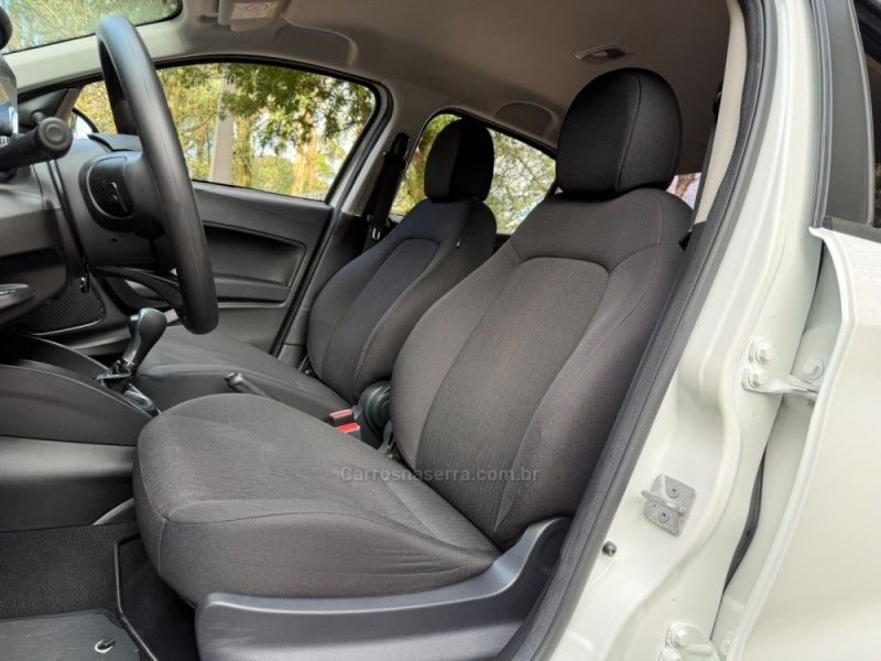 FIAT CRONOS 1.3 DRIVE 2023/2023 KASPER VEÍCULOS DOIS IRMÃOS / Carros no Vale
