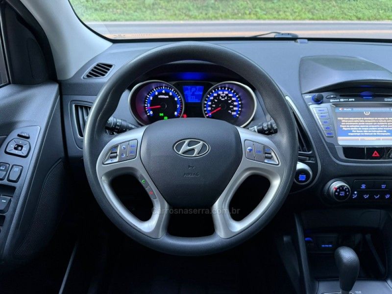 HYUNDAI IX35 2.0 MPFI GLS 16V 2015/2016 KASPER VEÍCULOS DOIS IRMÃOS / Carros no Vale HYUNDAI IX35 2.0 MPFI GLS 16V 2015/2016 KASPER VEÍCULOS DOIS IRMÃOS / Carros no Vale
