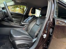 JEEP COMMANDER 1.3 LIMITED T270 16V 4X2 TURBO 2021/2022 KASPER VEÍCULOS DOIS IRMÃOS / Carros no Vale
