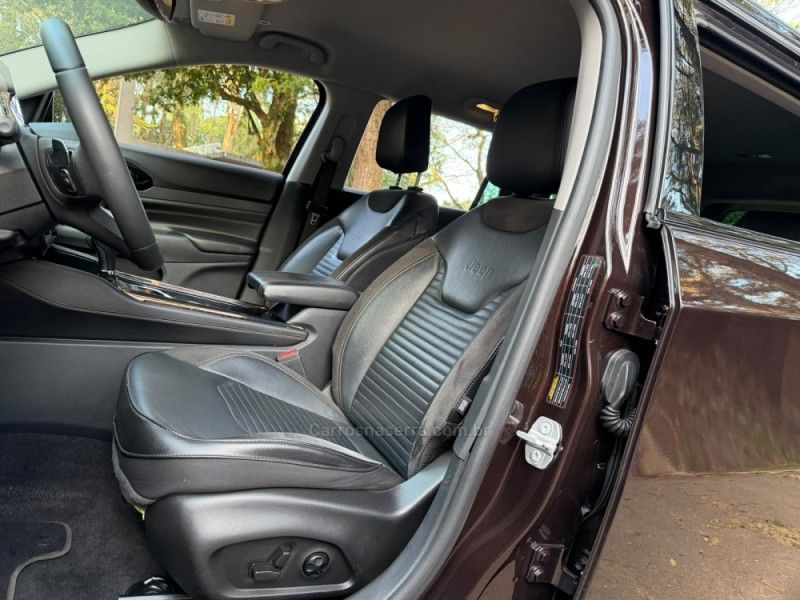 JEEP COMMANDER 1.3 LIMITED T270 16V 4X2 TURBO 2021/2022 KASPER VEÍCULOS DOIS IRMÃOS / Carros no Vale JEEP COMMANDER 1.3 LIMITED T270 16V 4X2 TURBO 2021/2022 KASPER VEÍCULOS DOIS IRMÃOS / Carros no Vale