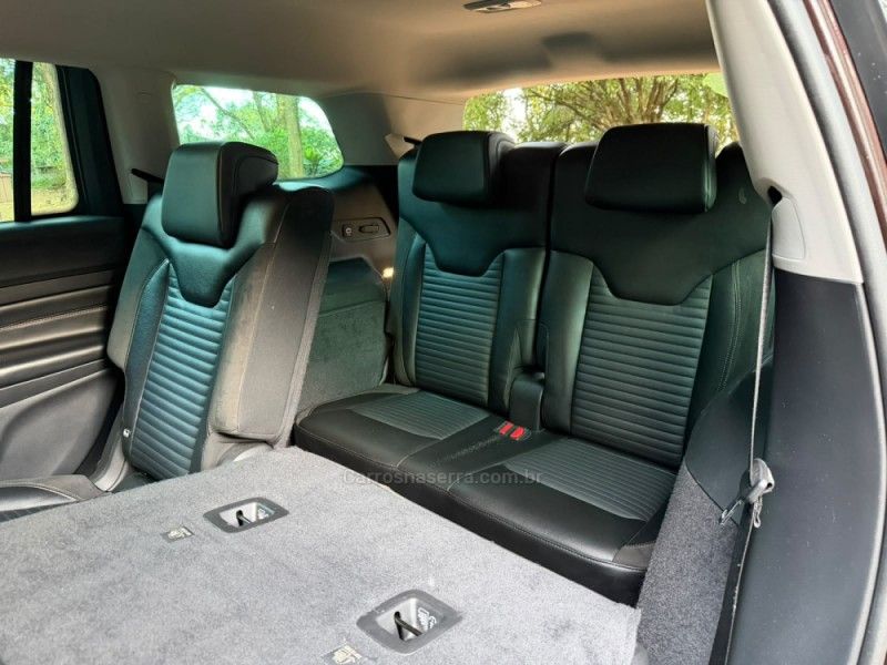 JEEP COMMANDER 1.3 LIMITED T270 16V 4X2 TURBO 2021/2022 KASPER VEÍCULOS DOIS IRMÃOS / Carros no Vale JEEP COMMANDER 1.3 LIMITED T270 16V 4X2 TURBO 2021/2022 KASPER VEÍCULOS DOIS IRMÃOS / Carros no Vale