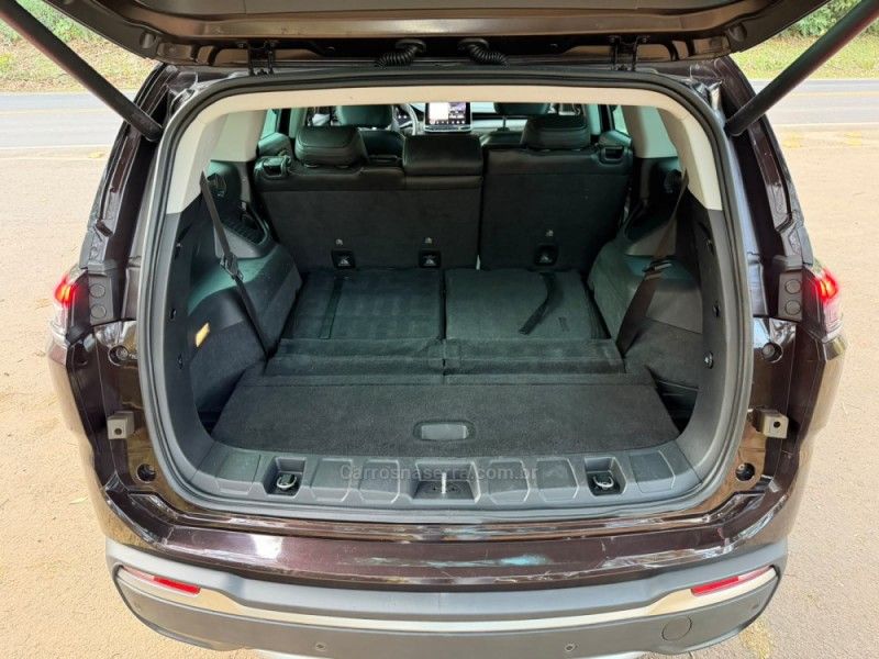 JEEP COMMANDER 1.3 LIMITED T270 16V 4X2 TURBO 2021/2022 KASPER VEÍCULOS DOIS IRMÃOS / Carros no Vale JEEP COMMANDER 1.3 LIMITED T270 16V 4X2 TURBO 2021/2022 KASPER VEÍCULOS DOIS IRMÃOS / Carros no Vale